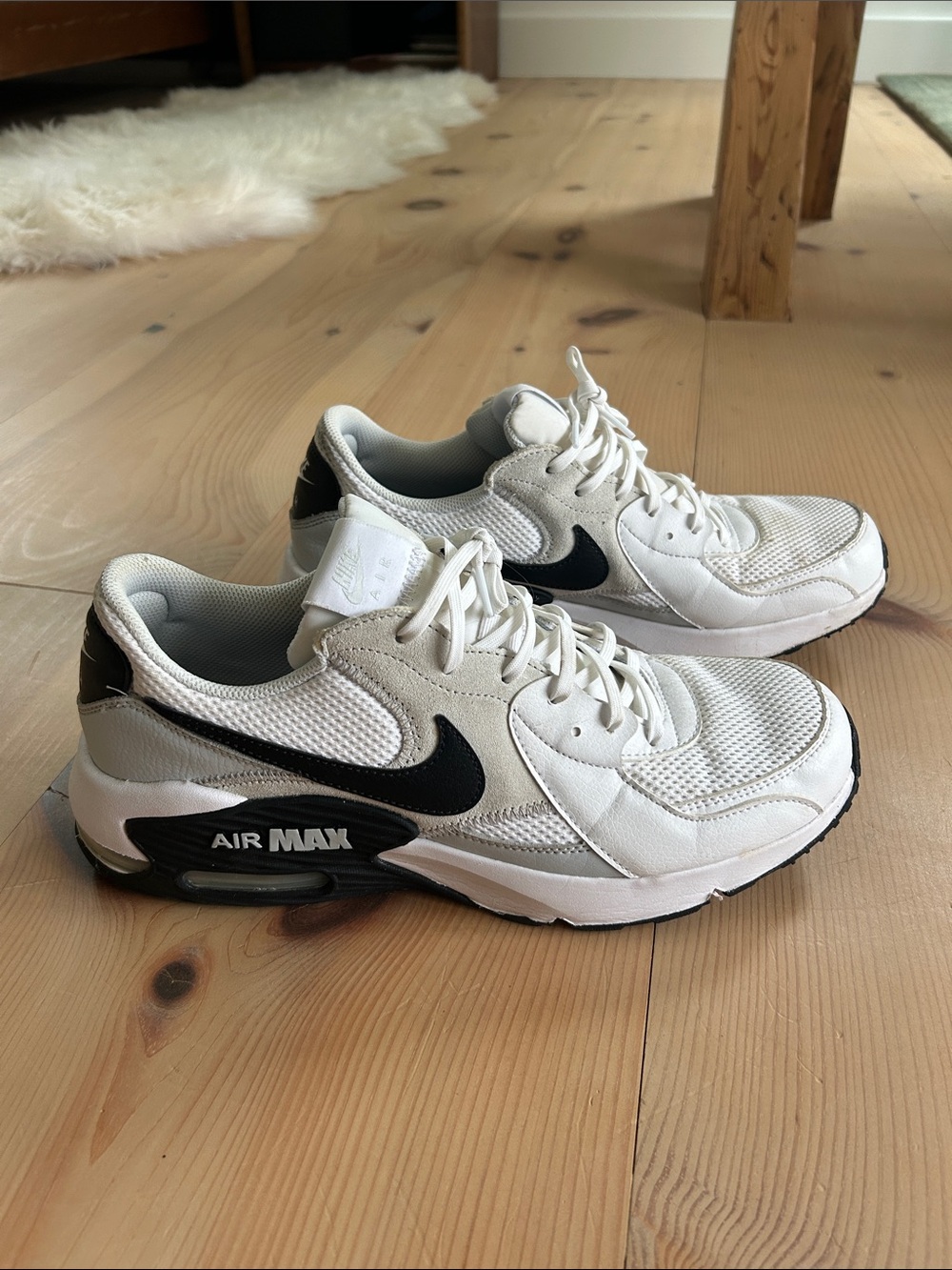 Nike Men's White and Black Air Max Sneakers